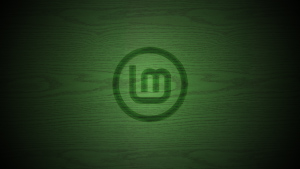 Wood Wallpaper - Green Linux Mint